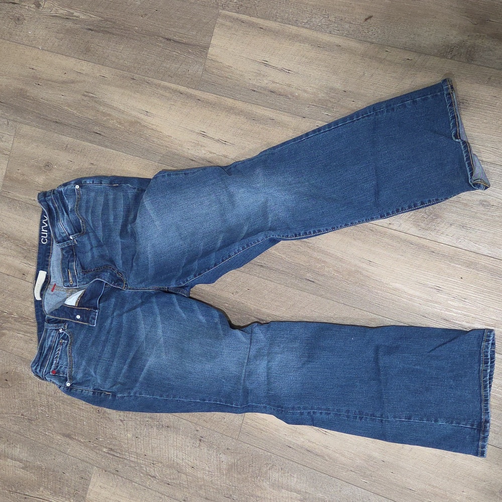 Curvy Women's Boot Cut Jeans - Blue